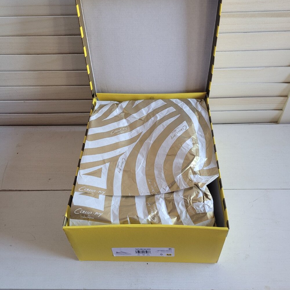 $79 NWT SAM EDELMAN Silver Platform Sneaker - Picture 5 of 12